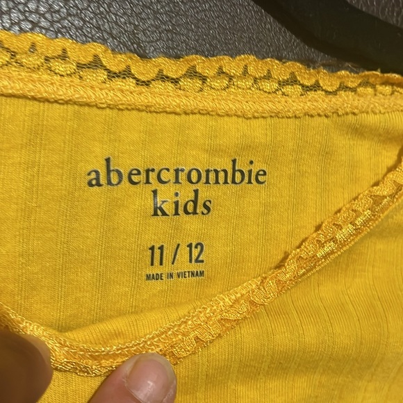 Abercrombie Kids Marigold Long Sleeve Tee with Lace Trim & Navy Logo Size 11/12 - Picture 3 of 5